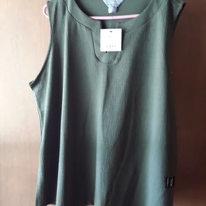 Sleeveless woman's top